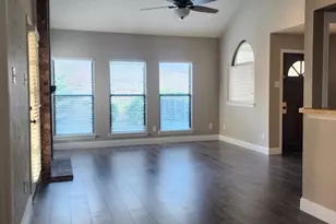 2107 Rose Cliff Ln, Carrollton, TX 75007 - Photo 6