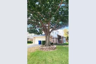2107 Rose Cliff Lane, Carrollton, TX 75007 - Photo 2