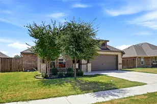 952 Sam St, Springtown, TX 76082 - Photo 2