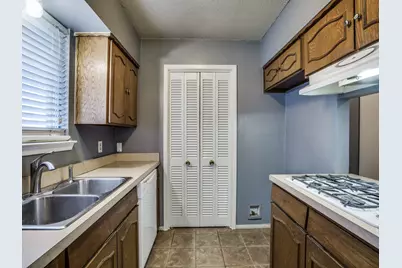 1209 Valley Vista Drive, Grapevine, TX 76051 - Photo 4