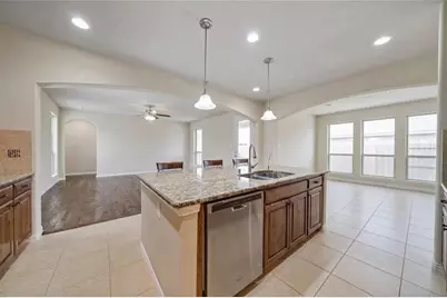 100 Liones Lane, Lewisville, TX 75056 - Photo 8