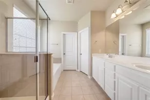100 Liones Ln, Lewisville, TX 75056 - Photo 12