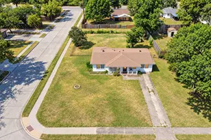 2921 Charles Dr, Garland, TX 75041 - Photo 4