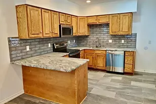 2204 Prairie Ave, Fort Worth, TX 76164 - Photo 4
