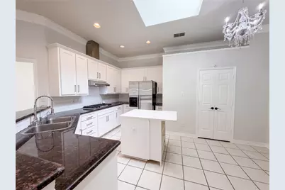 8703 Stonecrest Drive, Irving, TX 75063 - Photo 2