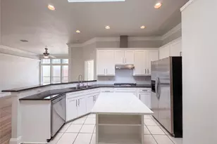 8703 StoneCrest Dr, Irving, TX 75063 - Photo 6