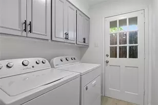 1314 E Lovers Ln, Arlington, TX 76010 - Photo 14