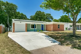 748 Oak Dr, Hurst, TX 76053 - Photo 1