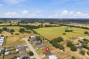 108 Chisolm Trail Ct, Springtown, TX 76082 - Photo 6