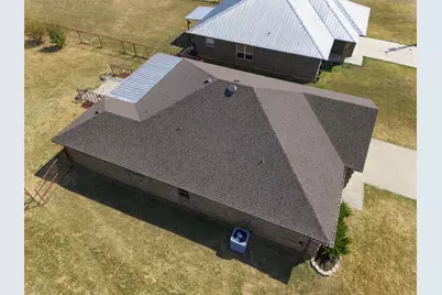 108 Chisolm Trail Court, Springtown, TX 76082 - Photo 30