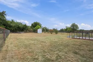 108 Chisolm Trail Ct, Springtown, TX 76082 - Photo 26