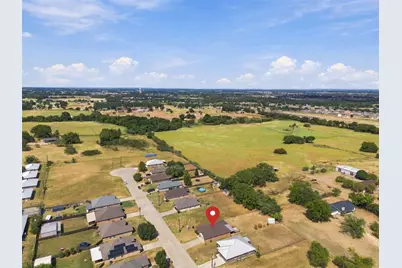 108 Chisolm Trail Court, Springtown, TX 76082 - Photo 6