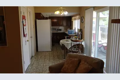 2107 Bordeaux Drive, Carrollton, TX 75007 - Photo 4
