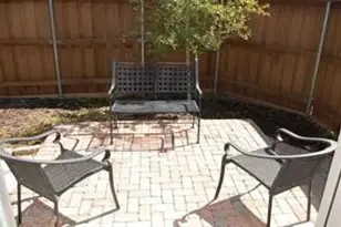8636 Mill Creek Rd, Irving, TX 75063 - Photo 10