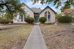 2002 Clearview Dr, Ennis, TX 75119 - Photo 2