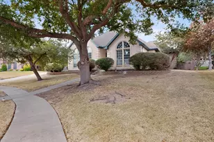 2002 Clearview Dr, Ennis, TX 75119 - Photo 4
