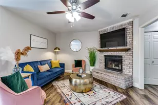 529 Essex Pl, Euless, TX 76039 - Photo 4