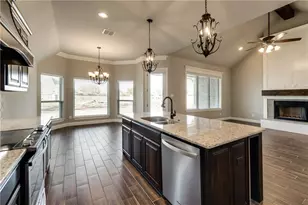 3100 Main St, Granbury, TX 76049 - Photo 6