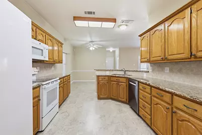 1021 Dartmouth Drive, Lewisville, TX 75067 - Photo 14