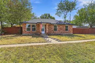 900 N Grand Ave, Waxahachie, TX 75165 - Photo 1