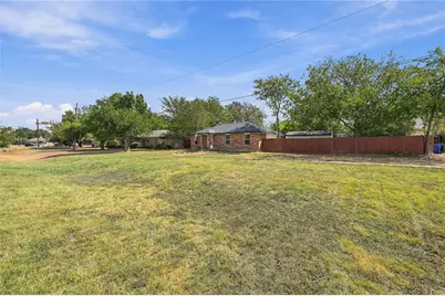 900 N Grand Avenue, Waxahachie, TX 75165 - Photo 26