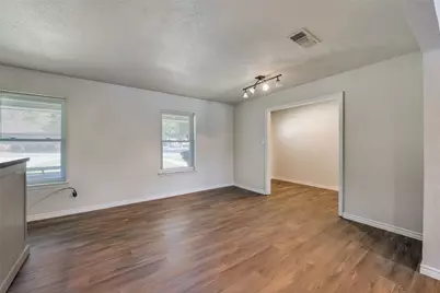 2400 W Lavender Lane, Arlington, TX 76013 - Photo 6