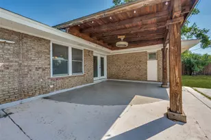 2400 W Lavender Ln, Arlington, TX 76013 - Photo 20