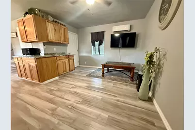 824 S Blue Quail Court, Granbury, TX 76049 - Photo 4
