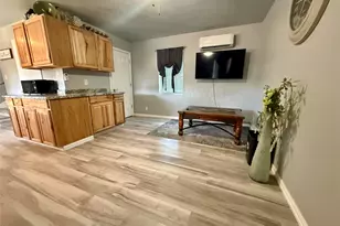824 S Blue Quail Ct, Granbury, TX 76049 - Photo 4