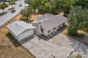 2402 Loyce Dr, Mesquite, TX 75149 - Photo 2