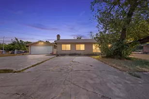 2402 Loyce Dr, Mesquite, TX 75149 - Photo 4