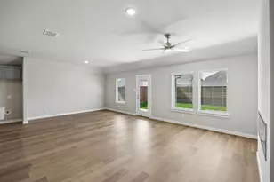 10625 Blakely Crk Rd, Fort Worth, TX 76126 - Photo 10