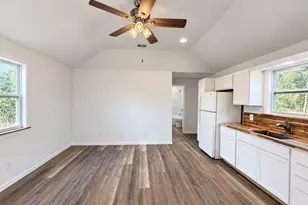 818 S Austin, Bremond, TX 76629 - Photo 4