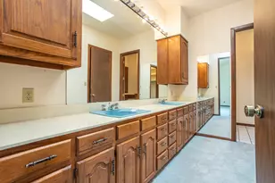 2300 W Main St, Lancaster, TX 75146 - Photo 32