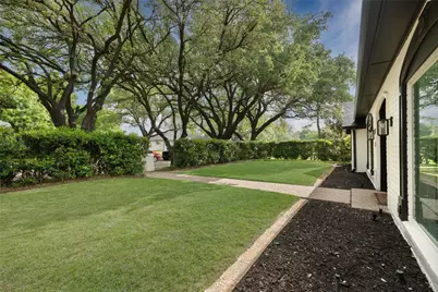 7108 Hunters Ridge Drive, Dallas, TX 75248 - Photo 4