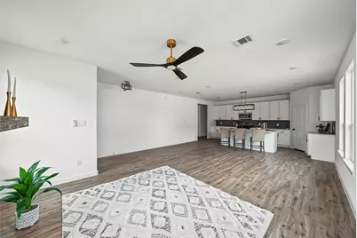 5822 Stonegate Circle, Granbury, TX 76048 - Photo 2