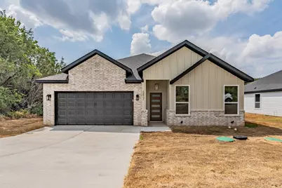 5822 Stonegate Circle, Granbury, TX 76048 - Photo 1