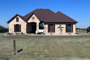 1055 Chartres, Oak Ridge, TX 75142 - Photo 1