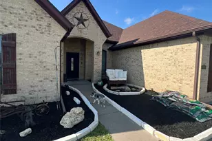 1055 Chartres, Oak Ridge, TX 75142 - Photo 2