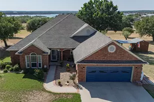 115 Lakeview Dr, Runaway Bay, TX 76426 - Photo 4