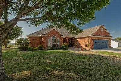 115 Lakeview Drive, Runaway Bay, TX 76426 - Photo 1