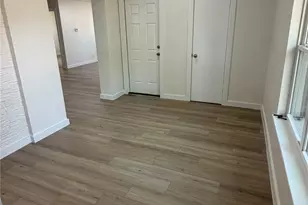 318 18th St, Grand Prairie, TX 75051 - Photo 4