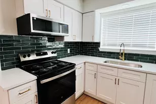 1701 Justin Lyn St, Arlington, TX 76012 - Photo 8