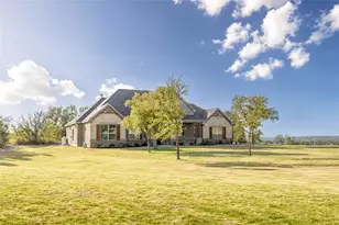 504 Bush Ct, Weatherford, TX 76085 - Photo 2