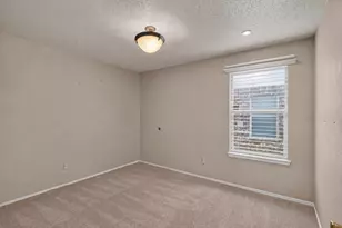 501 Roundrock Ln, Fort Worth, TX 76140 - Photo 24