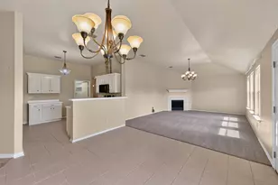 501 Roundrock Ln, Fort Worth, TX 76140 - Photo 12