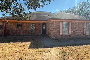 700 Becky Ln, Kaufman, TX 75142 - Photo 1