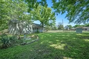 708 E Pine St, Edgewood, TX 75117 - Photo 32