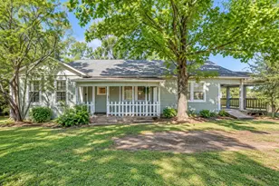 708 E Pine St, Edgewood, TX 75117 - Photo 1
