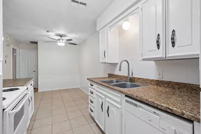 726 E Pecan Street, Hurst, TX 76053 - Photo 10